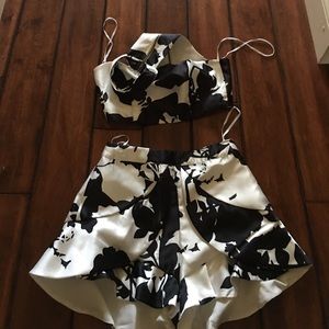 Boutique two piece crop top chocker set Tiger Mist